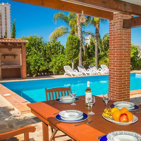 Cintya - Plusholidays *