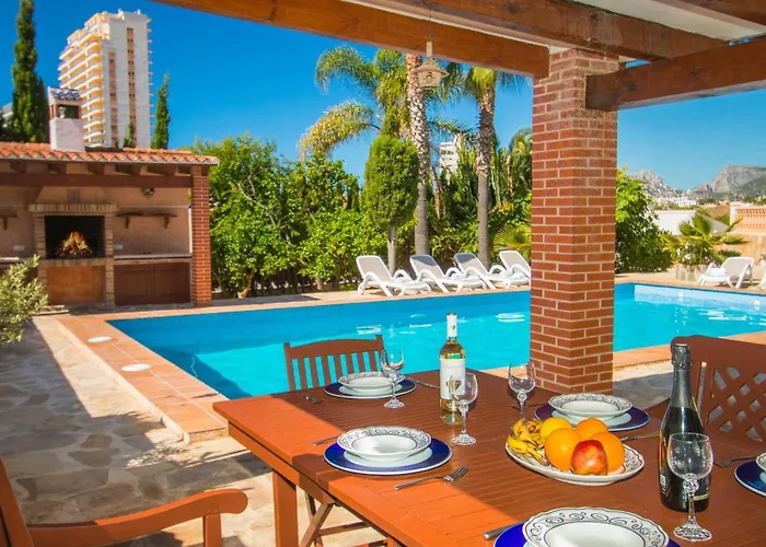 Cintya - Plusholidays *