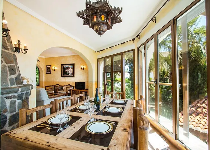 Cintya - Plusholidays Ifach