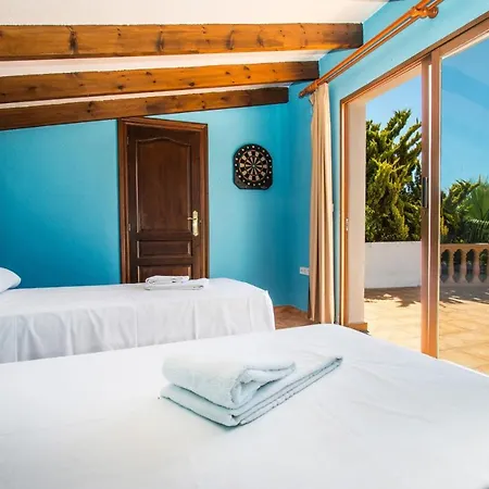 Cintya - Plusholidays *