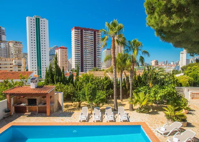 Cintya - Plusholidays