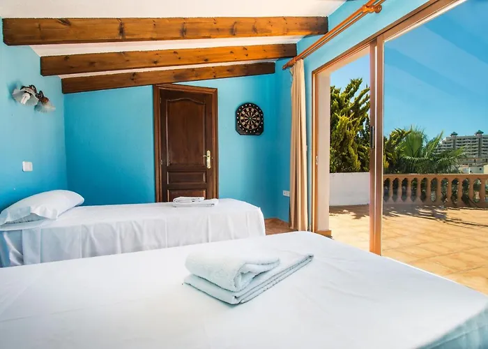 Cintya - Plusholidays *