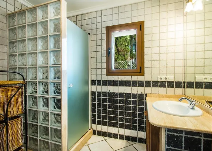 Cintya - Plusholidays